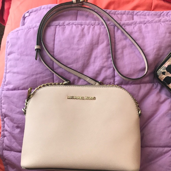 Michael Kors Handbags - Michael Kors crossbody purse